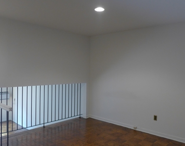 359 East 62nd Street - Photo Thumbnail 1