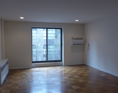 359 East 62nd Street - Photo Thumbnail 4