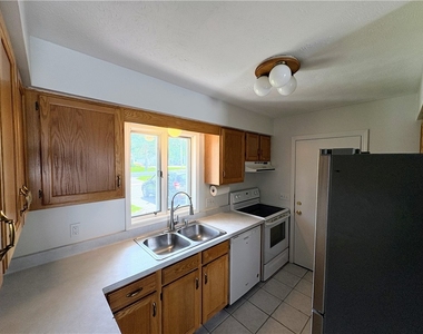 195 Island Cottage Road - Photo Thumbnail 8