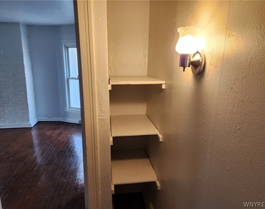 325 Breckenridge Street - Photo Thumbnail 4
