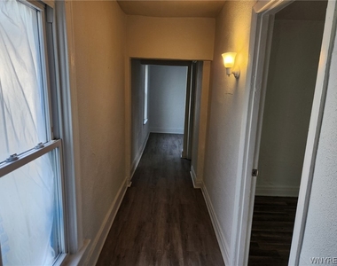 325 Breckenridge Street - Photo Thumbnail 2