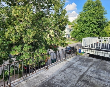 325 Breckenridge Street - Photo Thumbnail 10