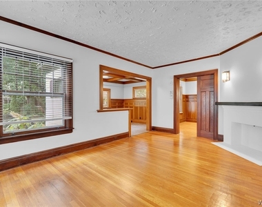 610 Ashland Avenue - Photo Thumbnail 10