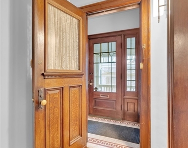 610 Ashland Avenue - Photo Thumbnail 4