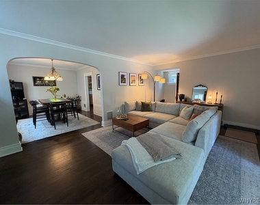 17 Tacoma Avenue - Photo Thumbnail 6