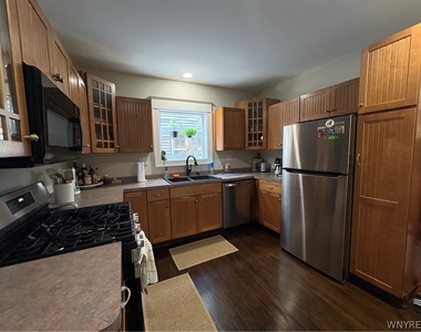 17 Tacoma Avenue - Photo Thumbnail 3