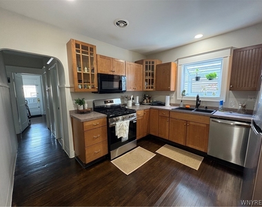 17 Tacoma Avenue - Photo Thumbnail 2