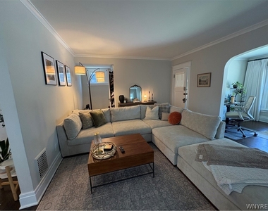 17 Tacoma Avenue - Photo Thumbnail 4