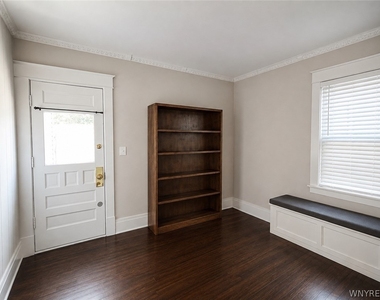 17 Tacoma Avenue - Photo Thumbnail 19