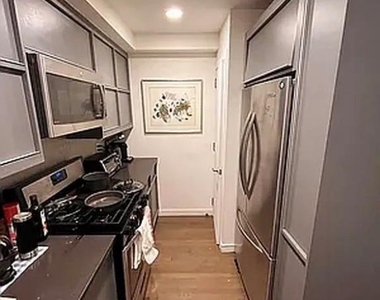 East 32nd Street - Photo Thumbnail 1