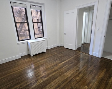 West 12th Street - Photo Thumbnail 6