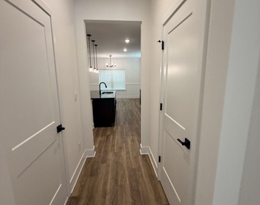 213 Laney Drive - Photo Thumbnail 5