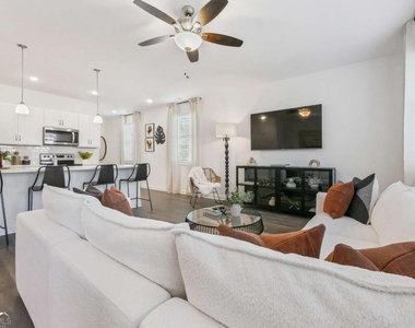 4331 Denton Drive - Photo Thumbnail 7