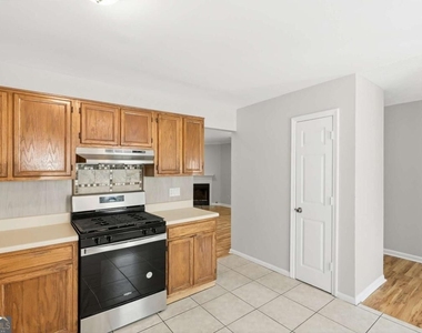 3447 Kingswood Run - Photo Thumbnail 5