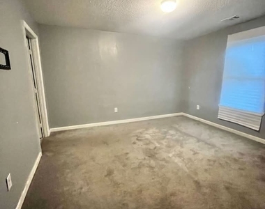 460 Elm Street - Photo Thumbnail 7