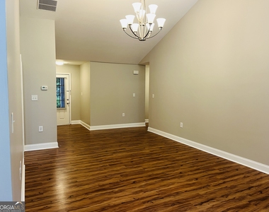 5750 Crest Hill Drive - Photo Thumbnail 8