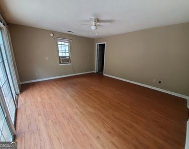 403 Wendwood Court - Photo Thumbnail 4