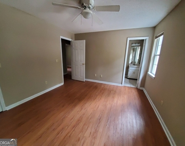403 Wendwood Court - Photo Thumbnail 6