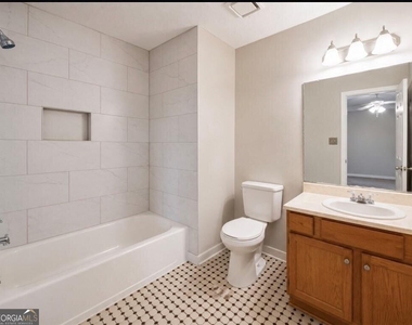 2390 Newport Landing - Photo Thumbnail 8