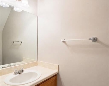 2390 Newport Landing - Photo Thumbnail 6