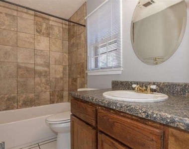 2769 New South Drive - Photo Thumbnail 16