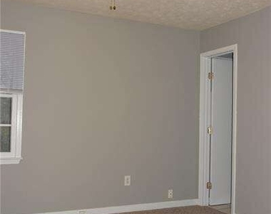 2769 New South Drive - Photo Thumbnail 14