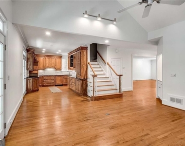 448 Ivy Park Lane Ne - Photo Thumbnail 8