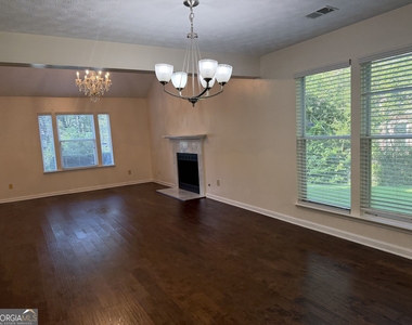 4654 Hampton Ne - Photo Thumbnail 12