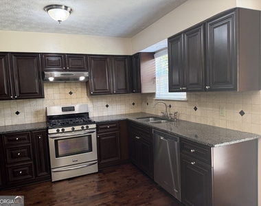 4654 Hampton Ne - Photo Thumbnail 2