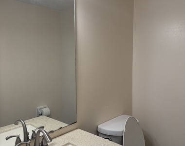4654 Hampton Ne - Photo Thumbnail 10