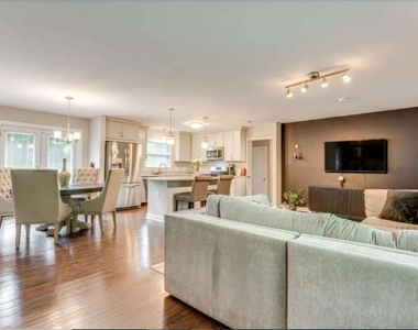 3305 Flowers Drive - Photo Thumbnail 2