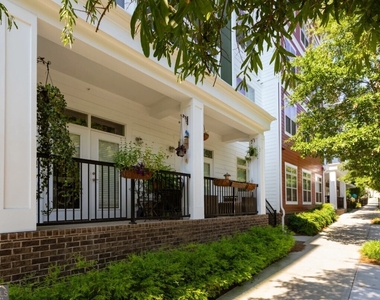 306 Ardmore Circle Nw - Photo Thumbnail 10