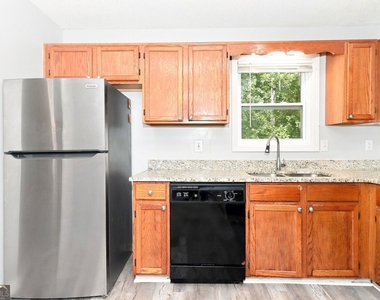 229 Hampton Drive - Photo Thumbnail 3