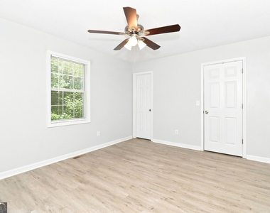 229 Hampton Drive - Photo Thumbnail 11