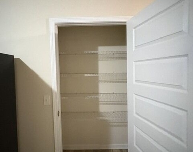 665 Carlton Pointe Drive - Photo Thumbnail 12