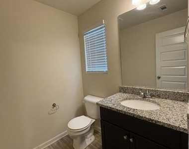665 Carlton Pointe Drive - Photo Thumbnail 11