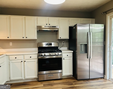 207 Hillcrest Drive - Photo Thumbnail 5