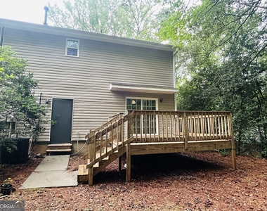 207 Hillcrest Drive - Photo Thumbnail 21