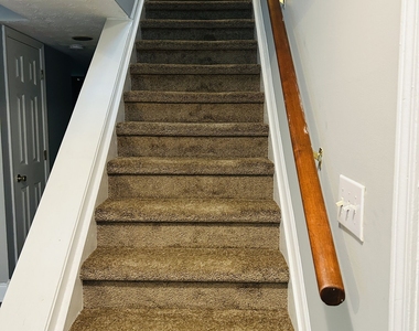 207 Hillcrest Drive - Photo Thumbnail 9