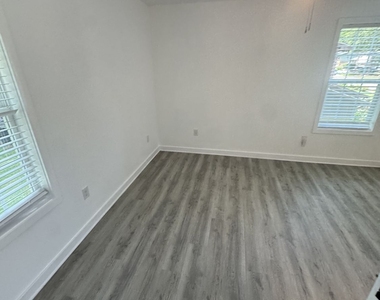 6365 Connell Road - Photo Thumbnail 15