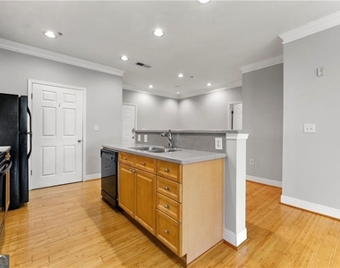 4201 Stratford Commons - Photo Thumbnail 2