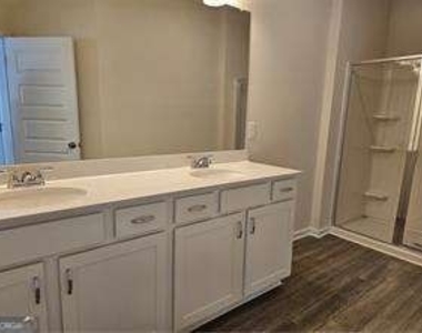 265 Dupont Drive - Photo Thumbnail 8