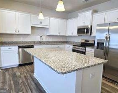 265 Dupont Drive - Photo Thumbnail 3