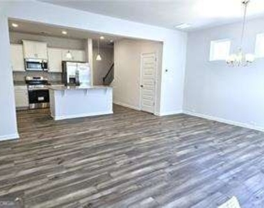 265 Dupont Drive - Photo Thumbnail 5