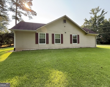 3897 Saddlecreek Drive - Photo Thumbnail 6
