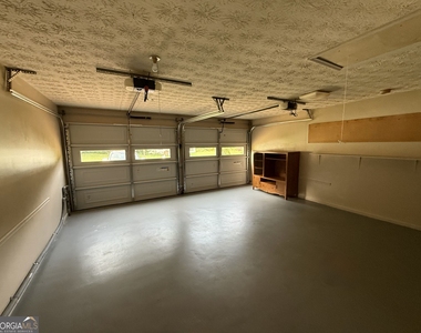 3897 Saddlecreek Drive - Photo Thumbnail 10