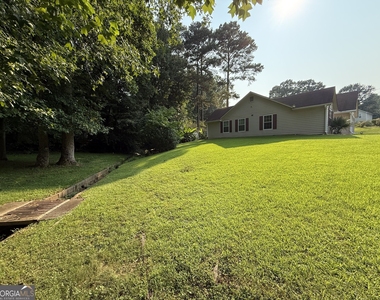 3897 Saddlecreek Drive - Photo Thumbnail 7