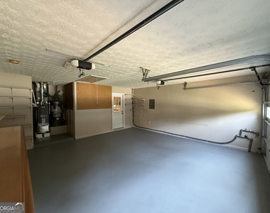 3897 Saddlecreek Drive - Photo Thumbnail 9