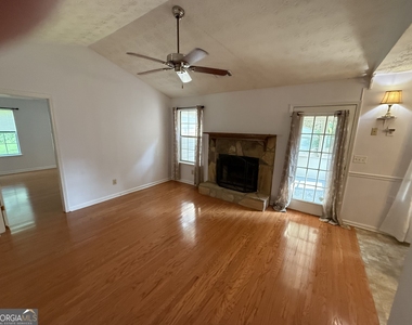 3897 Saddlecreek Drive - Photo Thumbnail 15