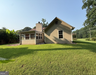 3897 Saddlecreek Drive - Photo Thumbnail 4